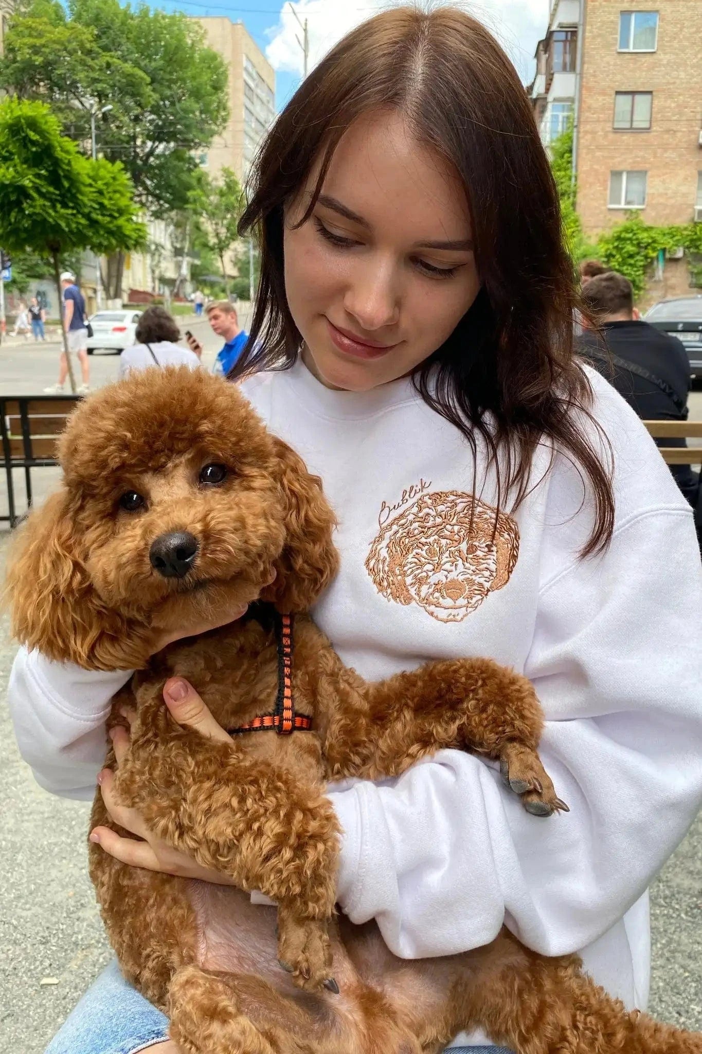 SWEATSHIRT MIT PERSONALISIERTEM HAUSTIERPORTRÄT